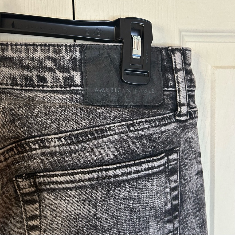 American Eagle Outfitters Black and Gray Skinny Jeans with Distressed Finish - Picture 4 of 9